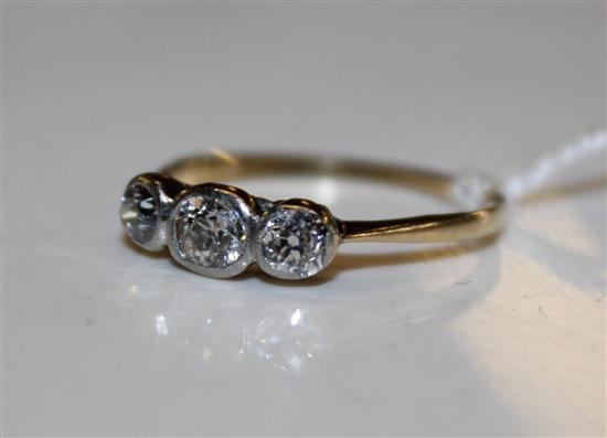 3 stone 18ct diamond ring